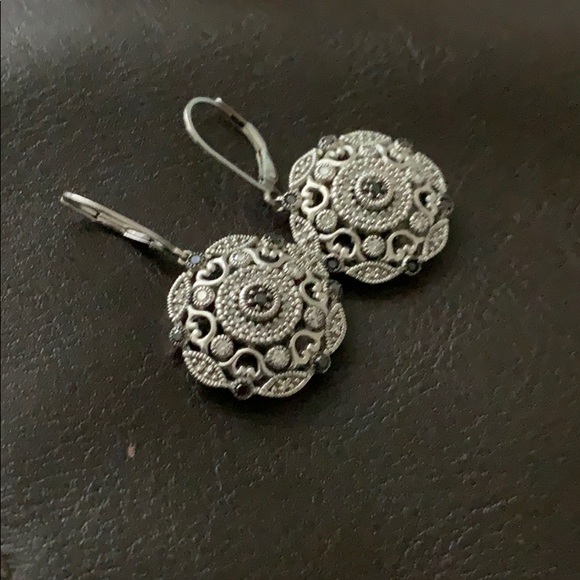 Silver Earring with Diamonds - Picture 4 of 6